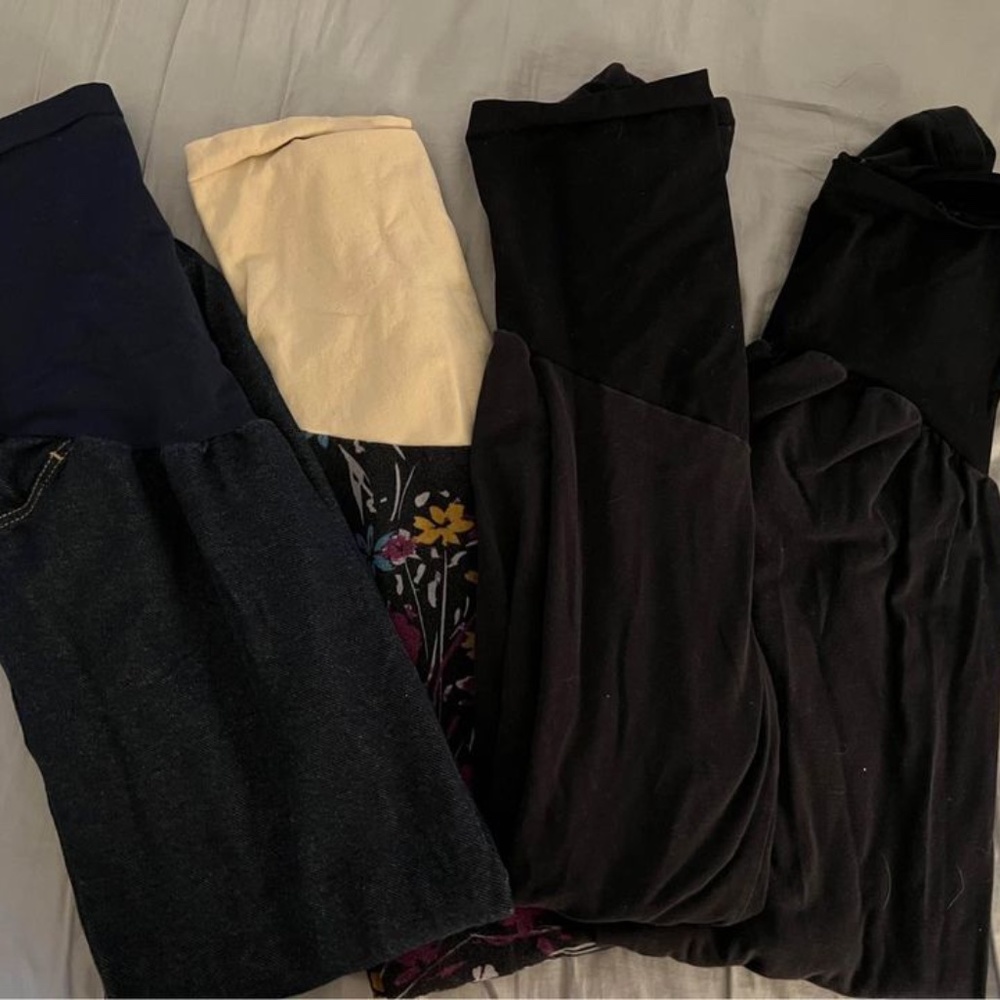 Motherhood Maternity Leggings - Size Large